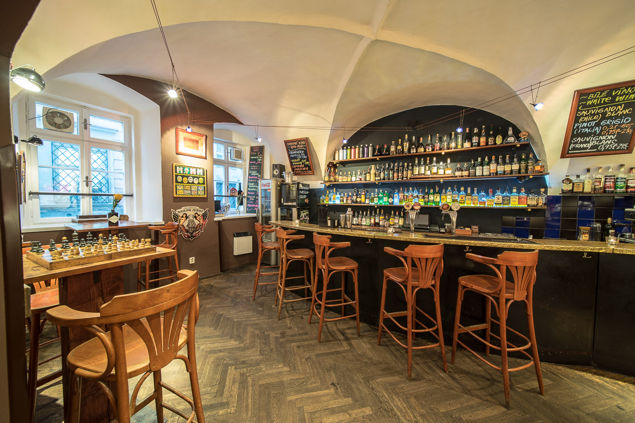 NAPA bar & gallery - interiér