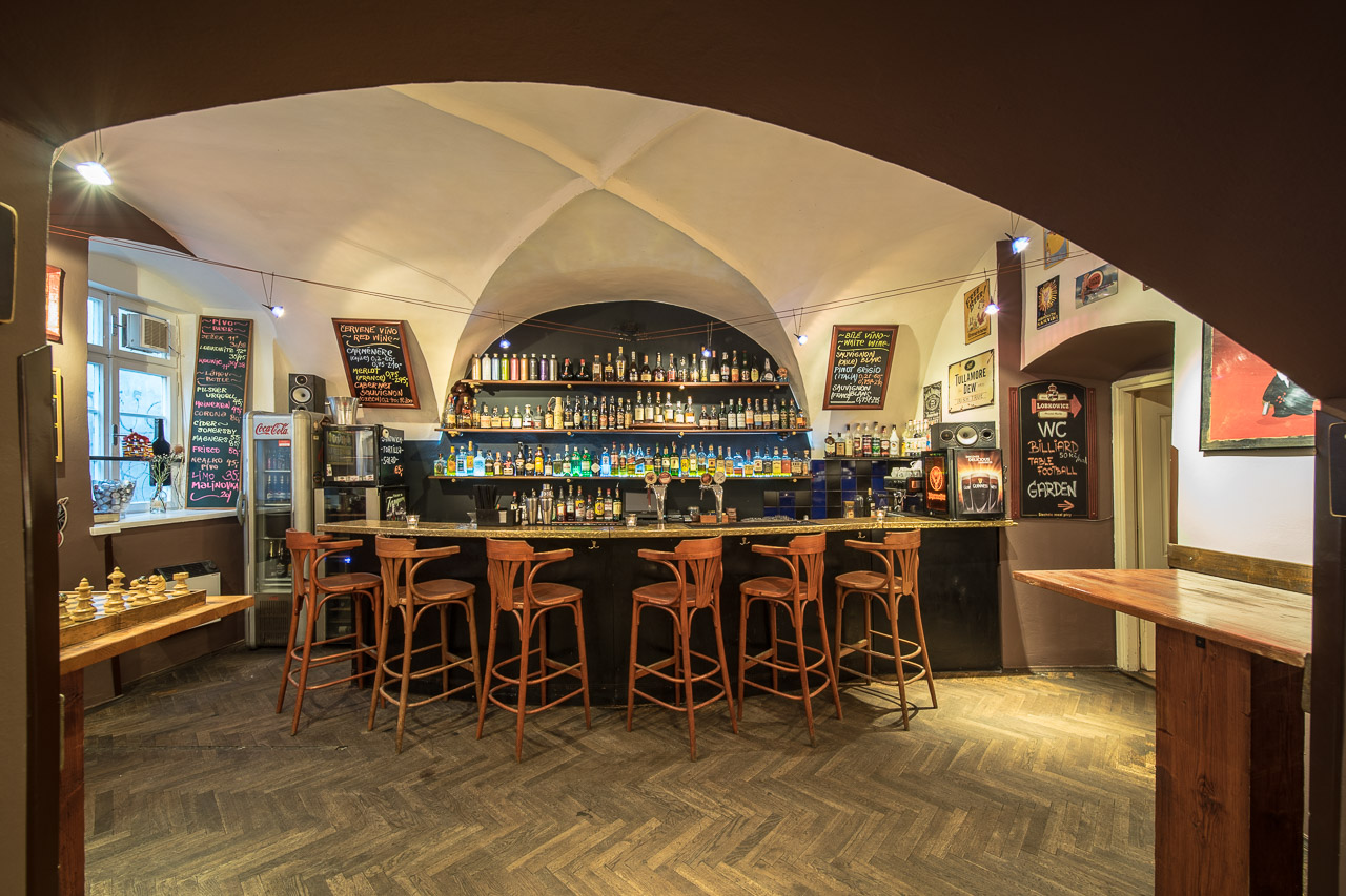 NAPA bar & gallery - bar