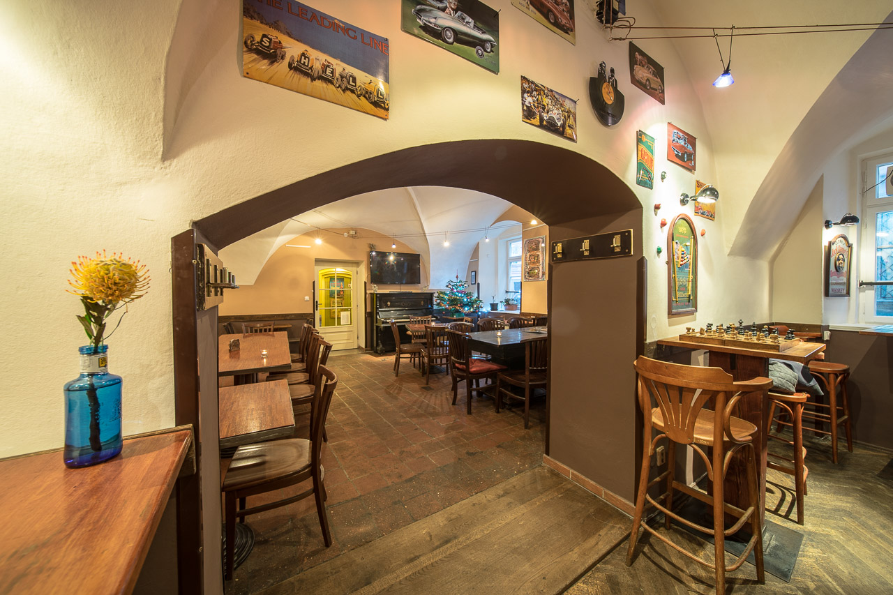 NAPA bar & gallery - atmosféra